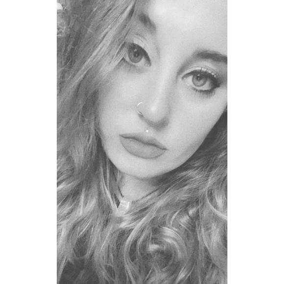 Meet your Posher, Bianca - Picture 1 of 1